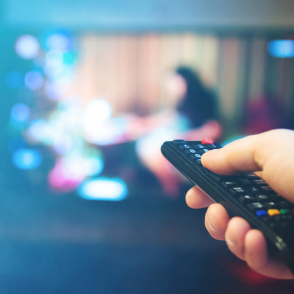 EVROPSKÉ MEDIÁLNÍ SPOLEČNOSTI NALÉHAJÍ NA ZÁKONODÁRCE, ABY NALEZLI ROVNOVÁHU V KONEČNÉM JEDNÁNÍ TÝKAJÍCÍM SE SMĚRNICE O AUDIOVIZUÁLNÍCH MEDIÁLNÍCH SLUŽBÁCH