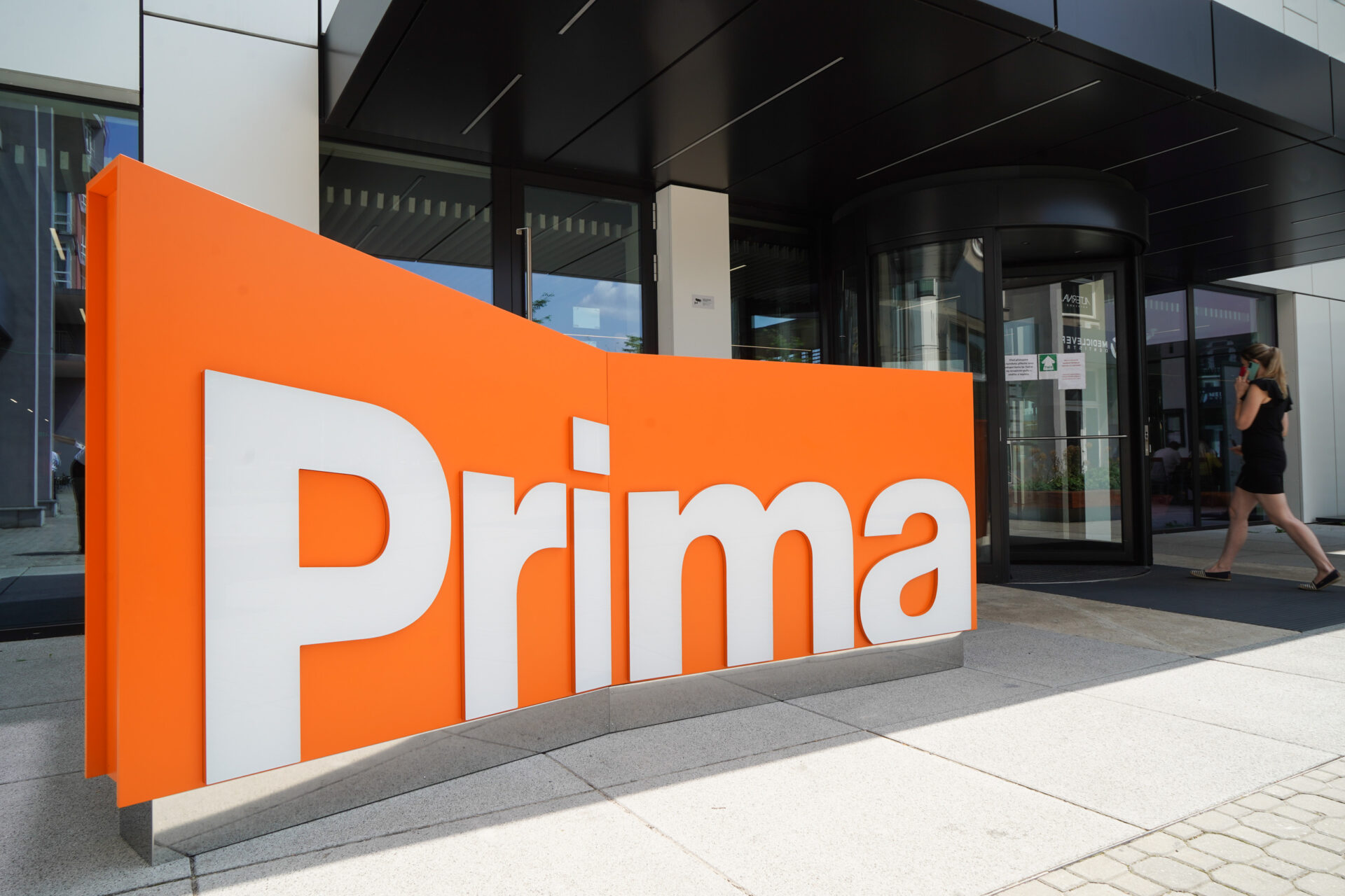 PRIMA INTRODUCES SUBTITLES FOR THE DEAF ON CNN PRIMA NEWS